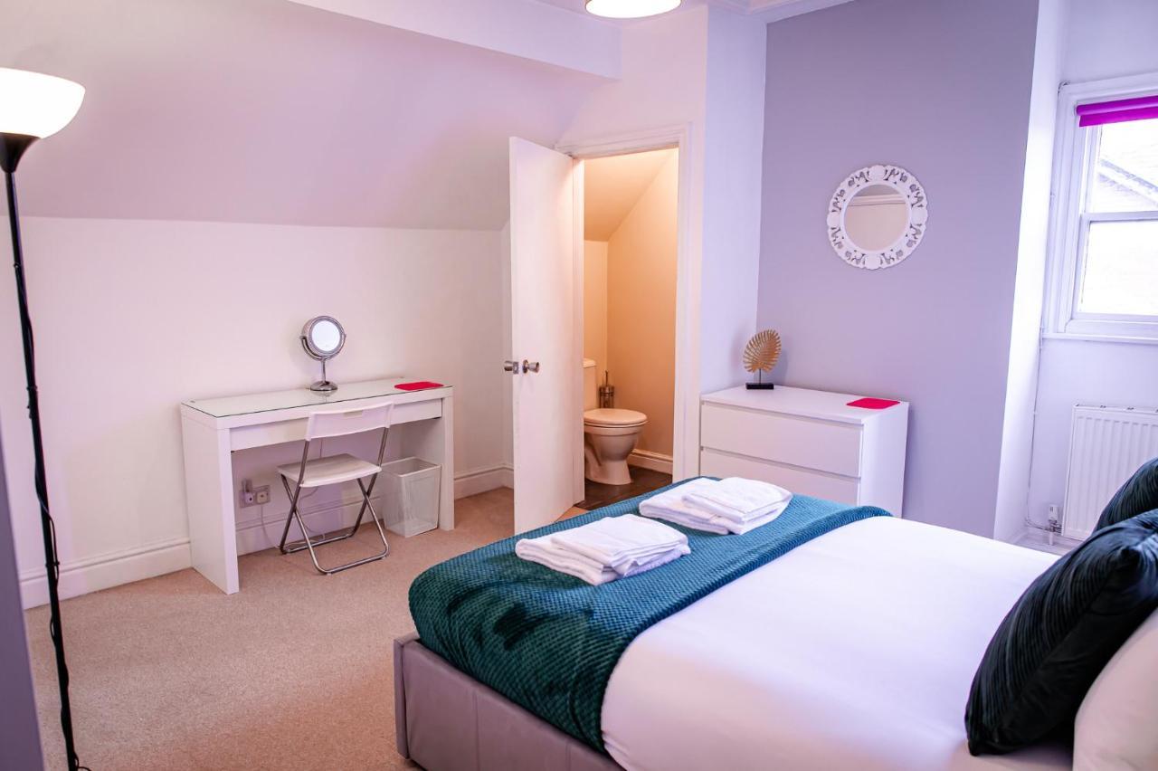 צ'סטר Lord Street - 2 Beautiful Apartments - Sleep Up To 14 Guests - By Rework Accommodation מראה חיצוני תמונה