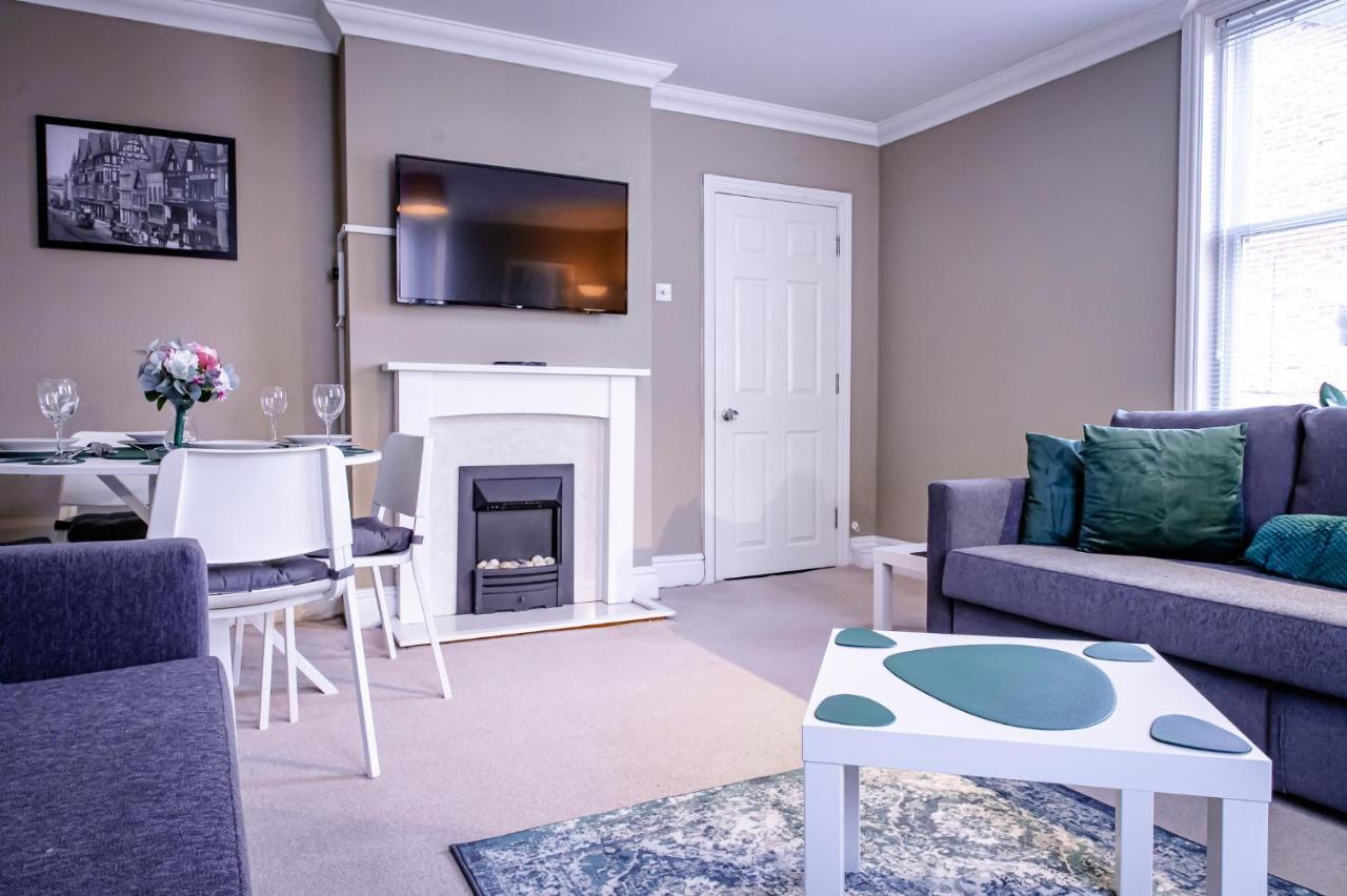צ'סטר Lord Street - 2 Beautiful Apartments - Sleep Up To 14 Guests - By Rework Accommodation מראה חיצוני תמונה