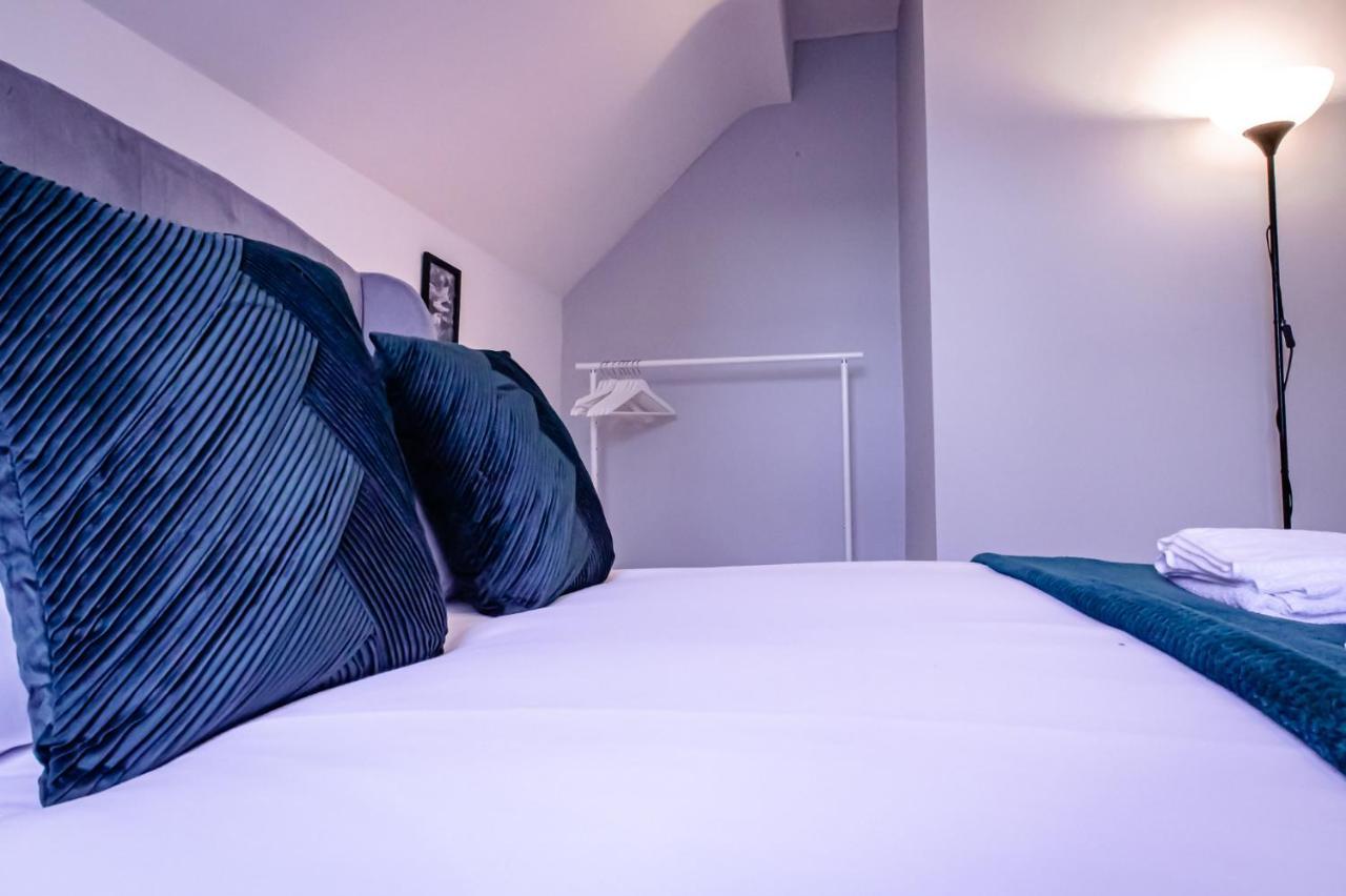 צ'סטר Lord Street - 2 Beautiful Apartments - Sleep Up To 14 Guests - By Rework Accommodation מראה חיצוני תמונה