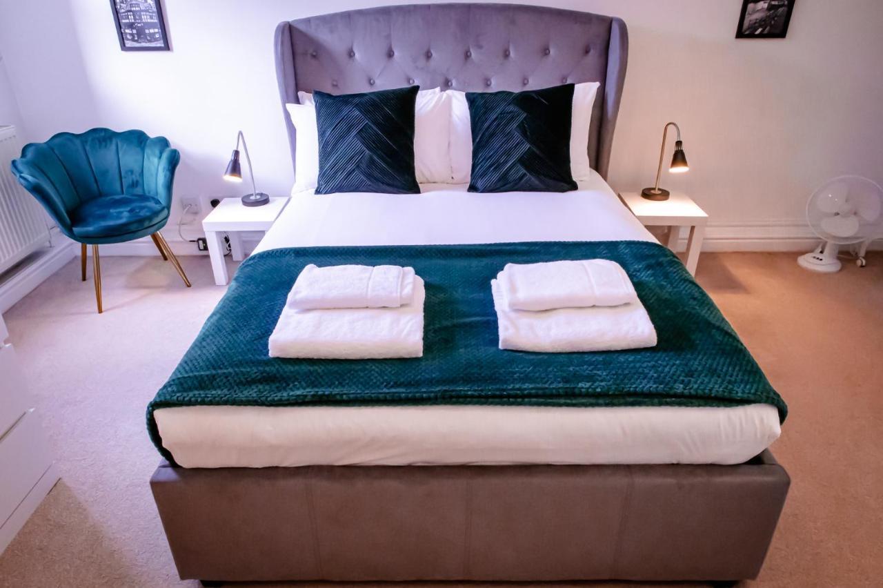 צ'סטר Lord Street - 2 Beautiful Apartments - Sleep Up To 14 Guests - By Rework Accommodation מראה חיצוני תמונה