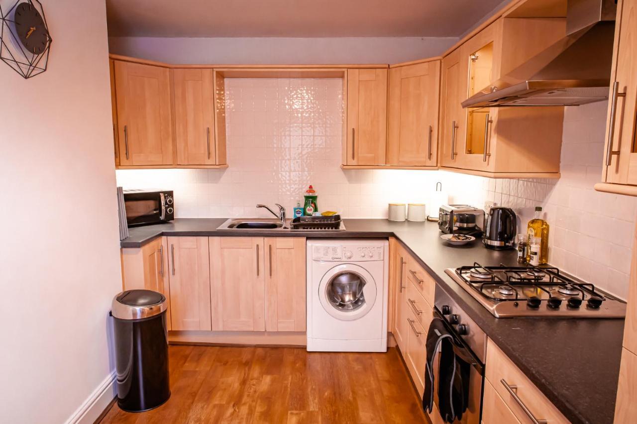 צ'סטר Lord Street - 2 Beautiful Apartments - Sleep Up To 14 Guests - By Rework Accommodation מראה חיצוני תמונה