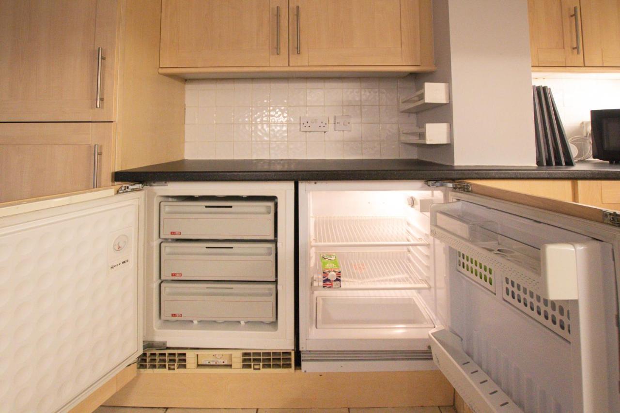 צ'סטר Lord Street - 2 Beautiful Apartments - Sleep Up To 14 Guests - By Rework Accommodation מראה חיצוני תמונה
