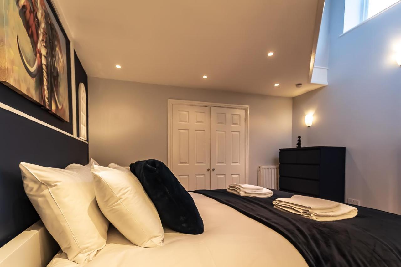 צ'סטר Lord Street - 2 Beautiful Apartments - Sleep Up To 14 Guests - By Rework Accommodation מראה חיצוני תמונה