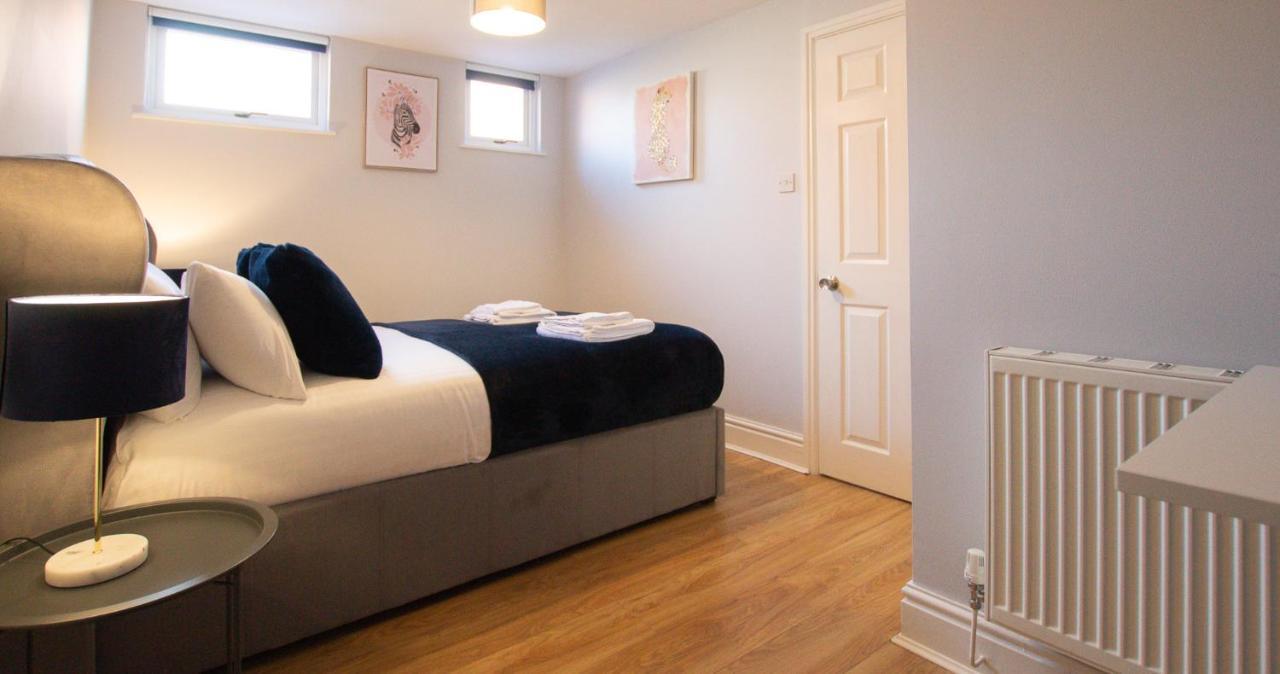 צ'סטר Lord Street - 2 Beautiful Apartments - Sleep Up To 14 Guests - By Rework Accommodation מראה חיצוני תמונה