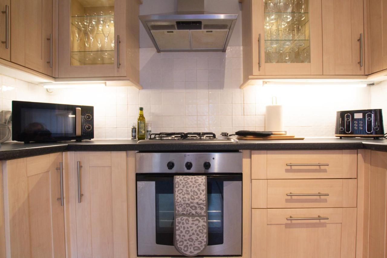 צ'סטר Lord Street - 2 Beautiful Apartments - Sleep Up To 14 Guests - By Rework Accommodation מראה חיצוני תמונה