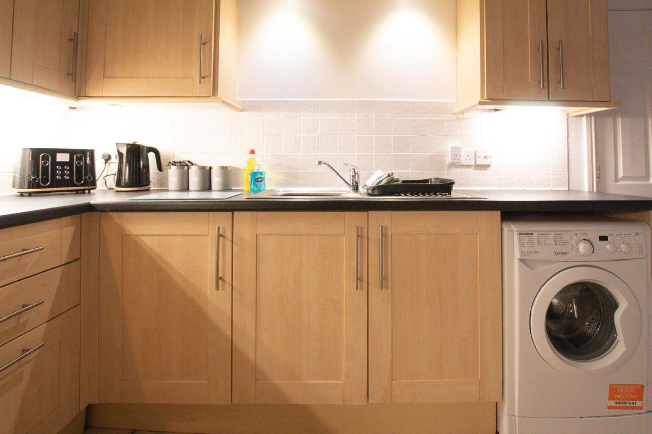 צ'סטר Lord Street - 2 Beautiful Apartments - Sleep Up To 14 Guests - By Rework Accommodation מראה חיצוני תמונה