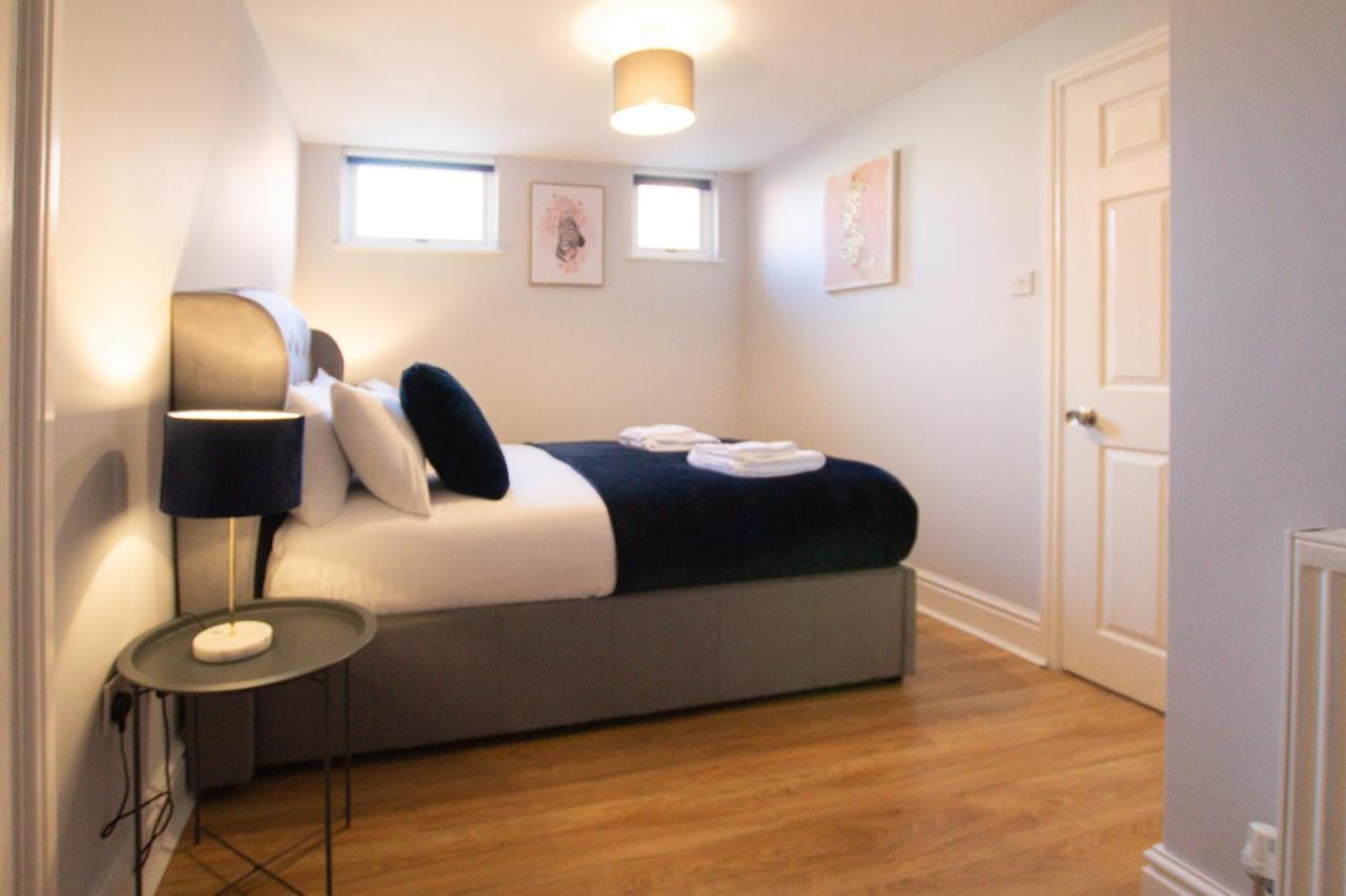 צ'סטר Lord Street - 2 Beautiful Apartments - Sleep Up To 14 Guests - By Rework Accommodation מראה חיצוני תמונה