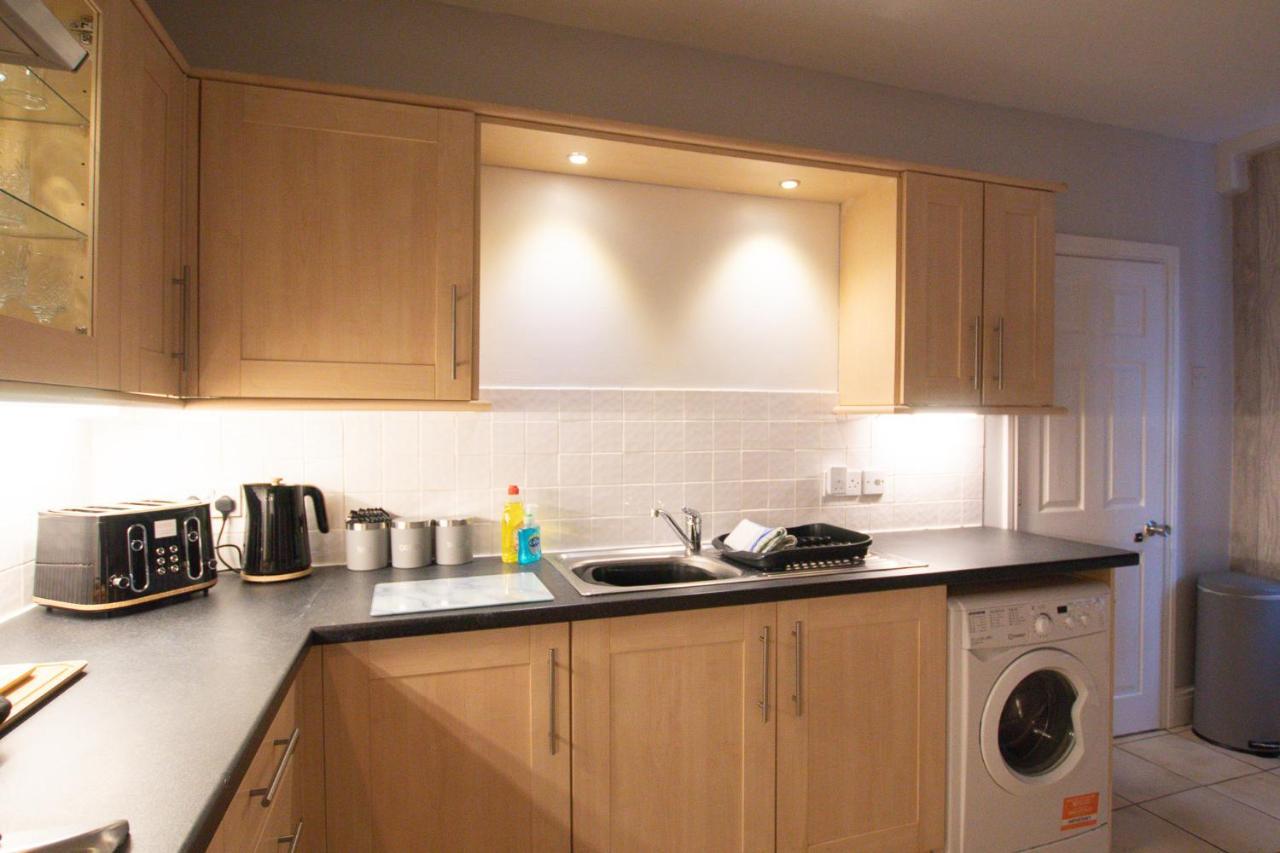 צ'סטר Lord Street - 2 Beautiful Apartments - Sleep Up To 14 Guests - By Rework Accommodation מראה חיצוני תמונה