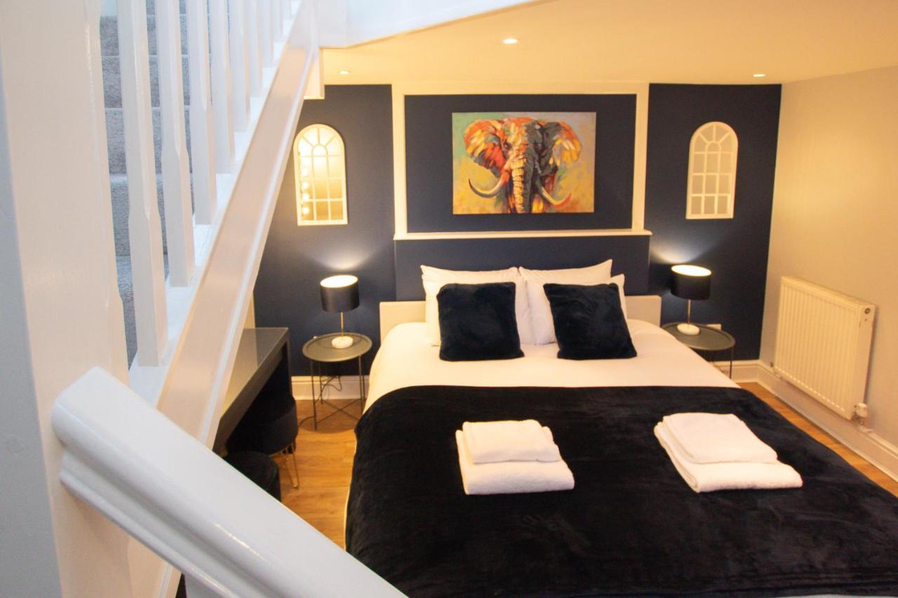 צ'סטר Lord Street - 2 Beautiful Apartments - Sleep Up To 14 Guests - By Rework Accommodation מראה חיצוני תמונה