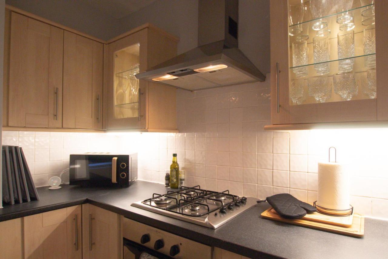 צ'סטר Lord Street - 2 Beautiful Apartments - Sleep Up To 14 Guests - By Rework Accommodation מראה חיצוני תמונה