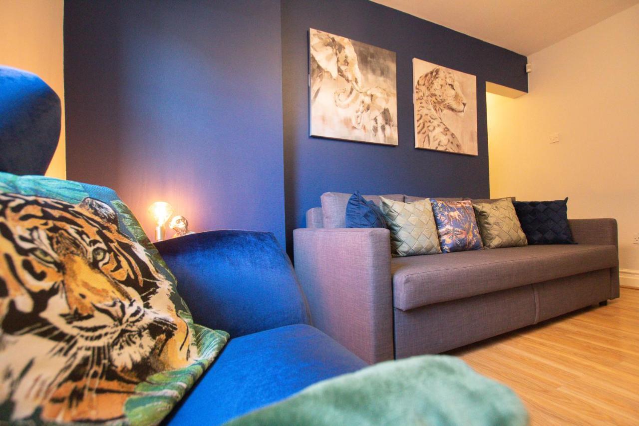 צ'סטר Lord Street - 2 Beautiful Apartments - Sleep Up To 14 Guests - By Rework Accommodation מראה חיצוני תמונה